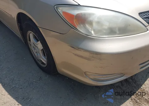 2002 Toyota Camry Le V6 z USA, uszkodzony, nr VIN 4T1BF32K02U009876